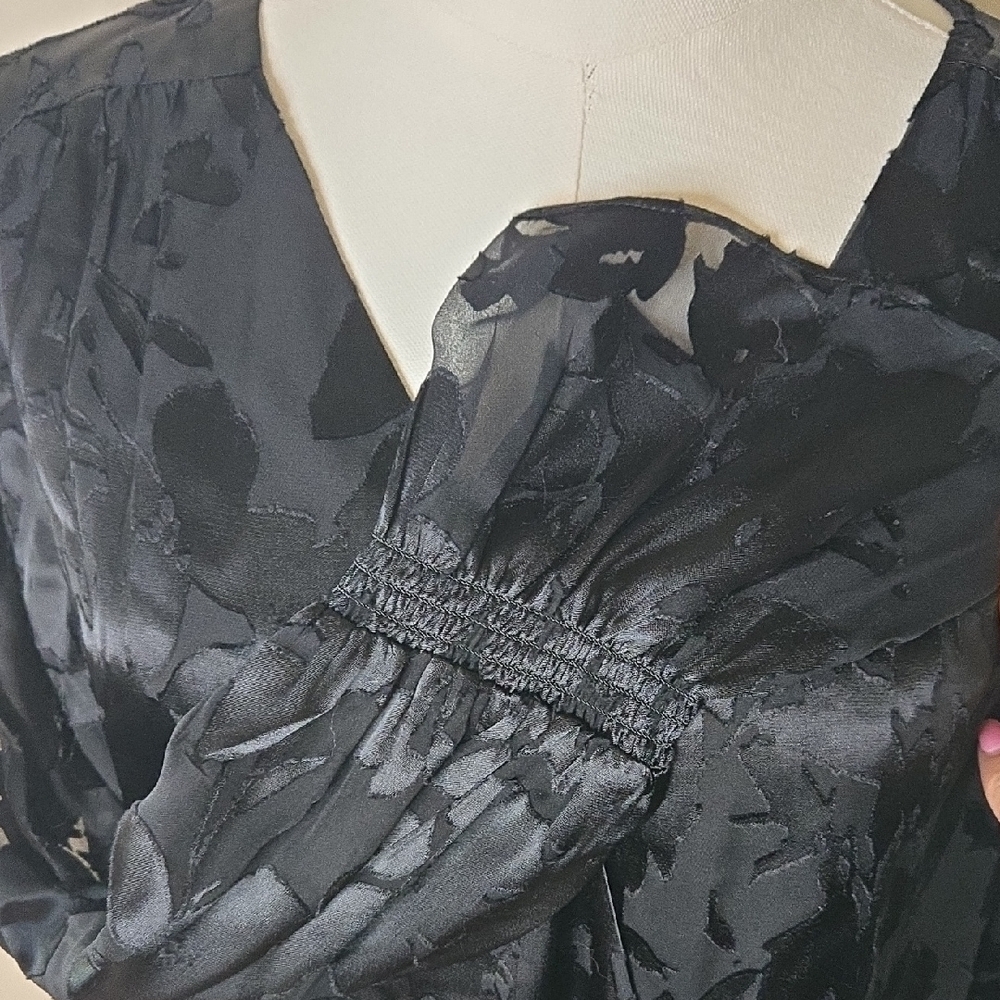 White House Black Market Black Wrap Blouse Sheer‎ Sleeves Silk Blend Whimsigoth - Picture 3 of 9